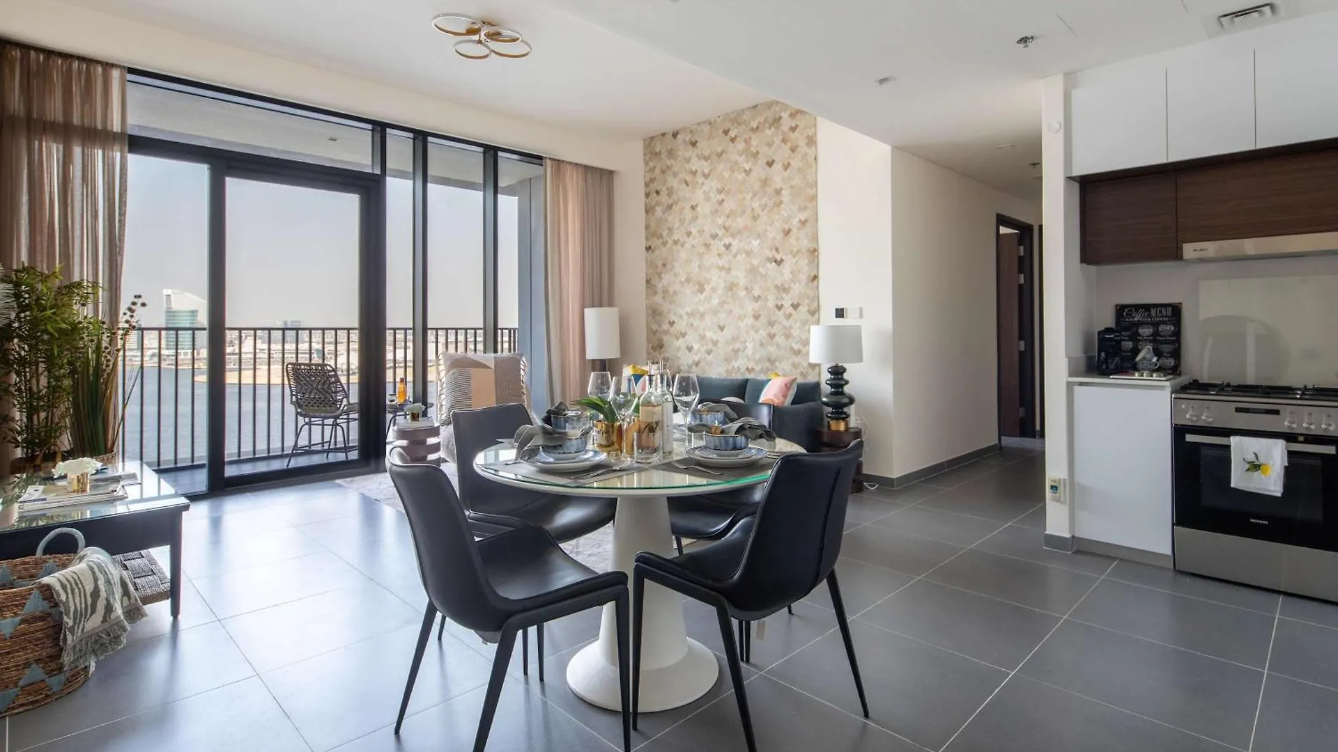 Frank Porter - Creek Edge Tower 1 Dubai United Arab Emirates